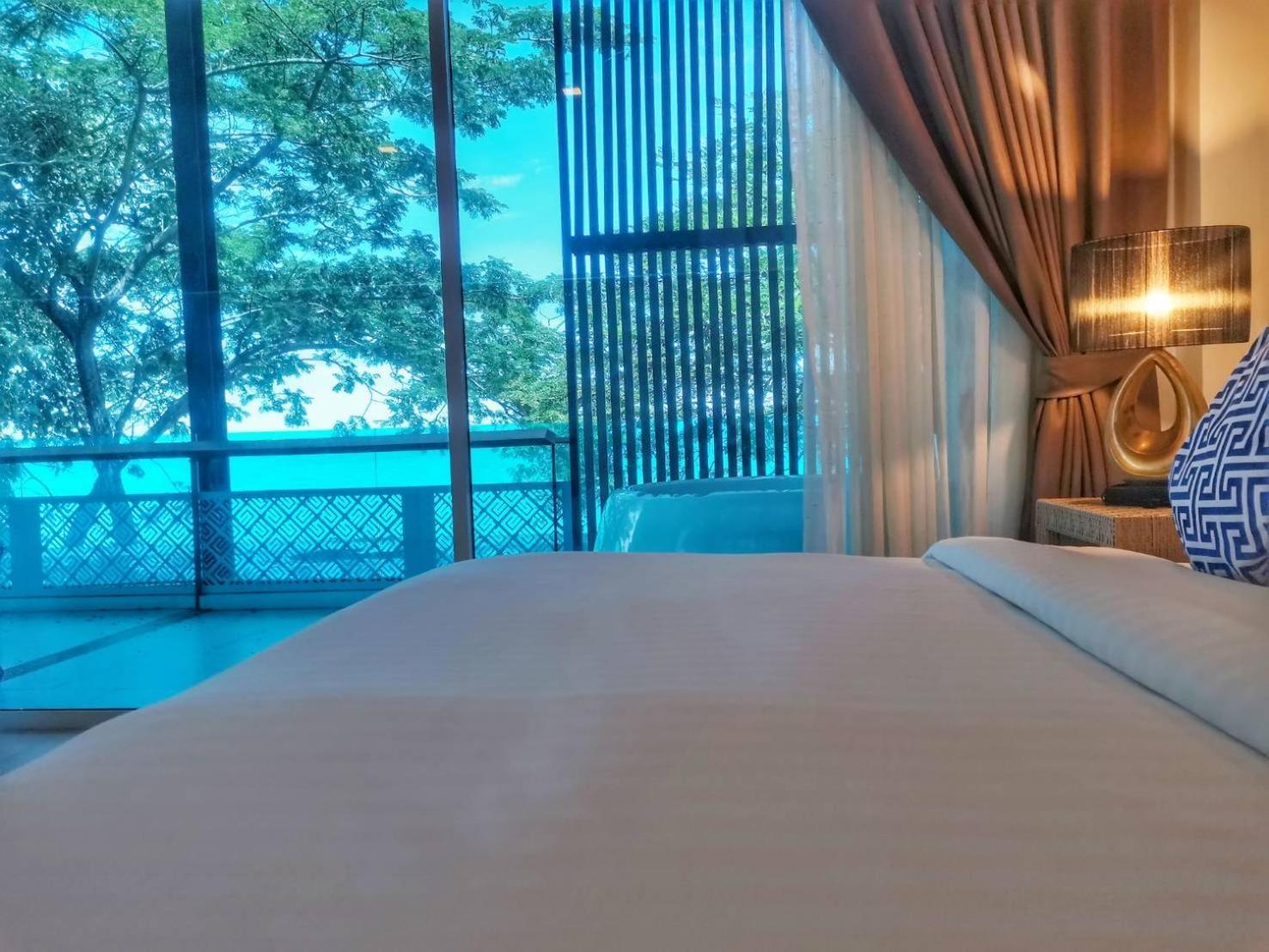 Beach Walk Boutique Resort Bangsaen Quarto foto